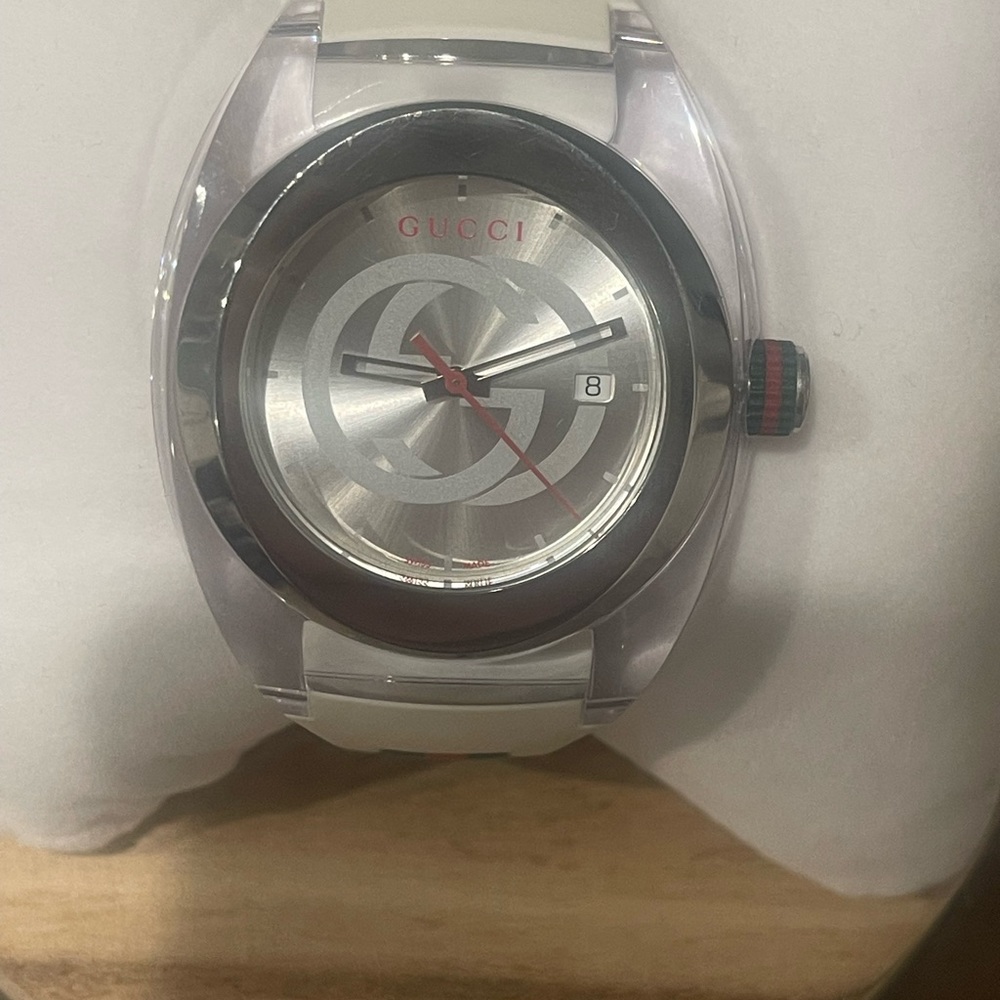 Gucci Sync watch